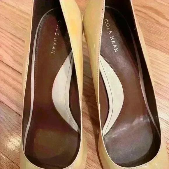Cole Haan Women’s Patent Leather Heel - Women’s 10 cream peep toe - Picture 5 of 5